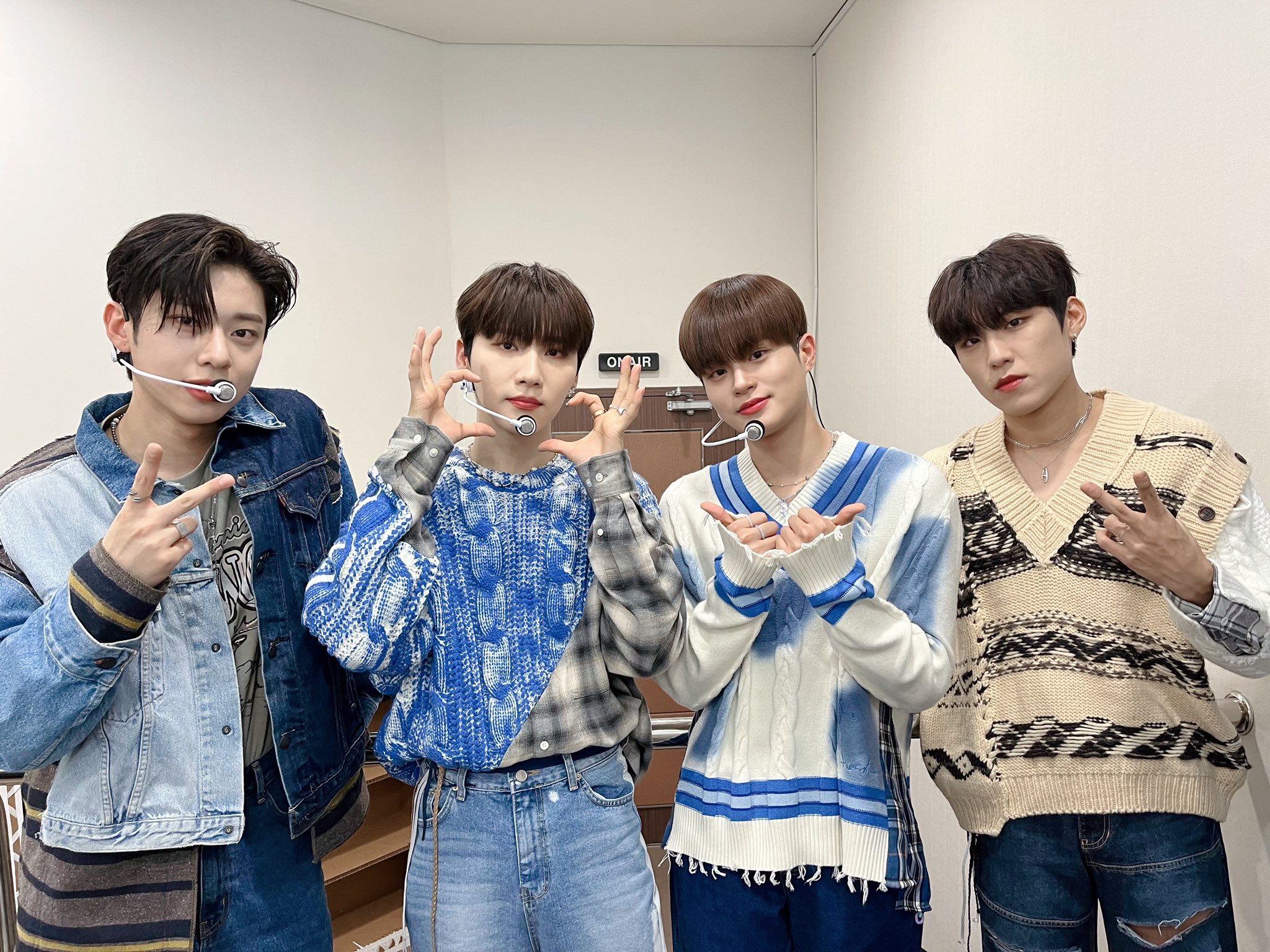 AB6IX 박우진 wearing PS086-1N